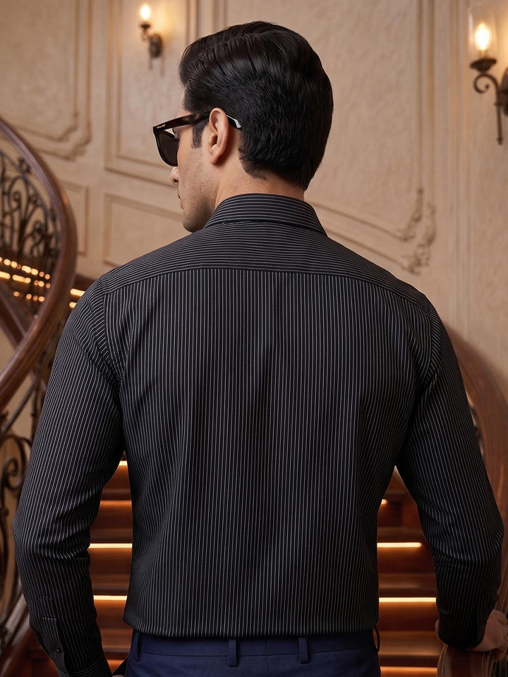 Black Striped, Elite Edition, Cutaway Collar Men’s Formal Shirt (FS-2972)