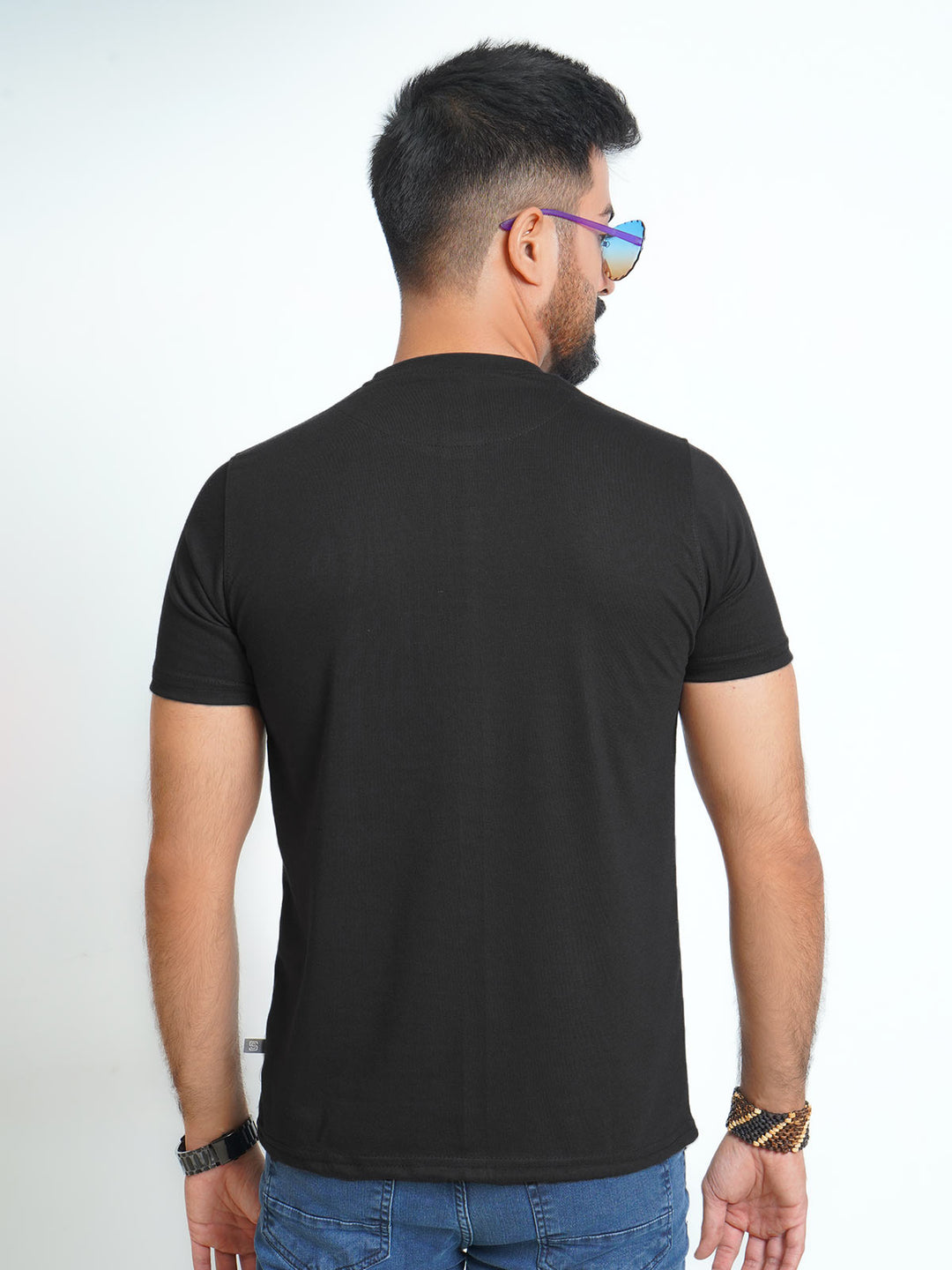 Black Plain Half Sleeves Men’s Round Neck T-Shirt (TEE-178)