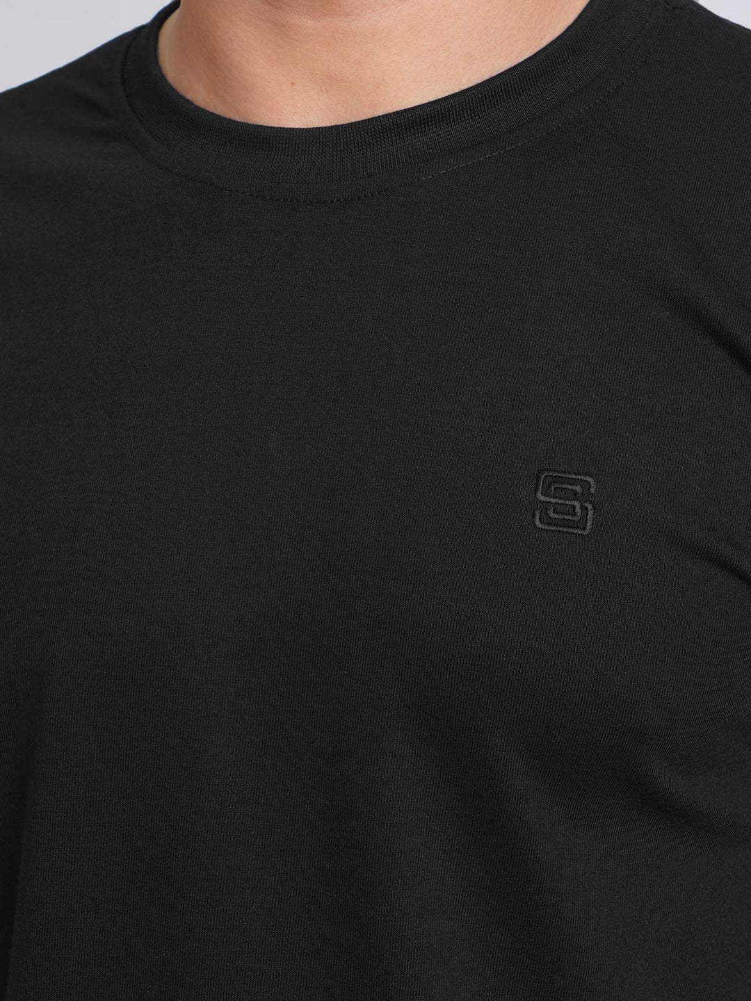 Black Plain Half Sleeves Men’s Round Neck T-Shirt (TEE-193)