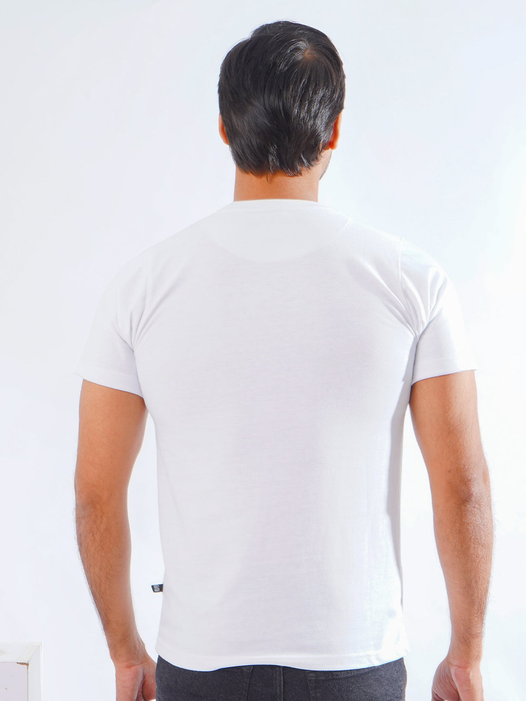 White Plain Half Sleeves Men’s Round Neck T-Shirt (TEE-196)