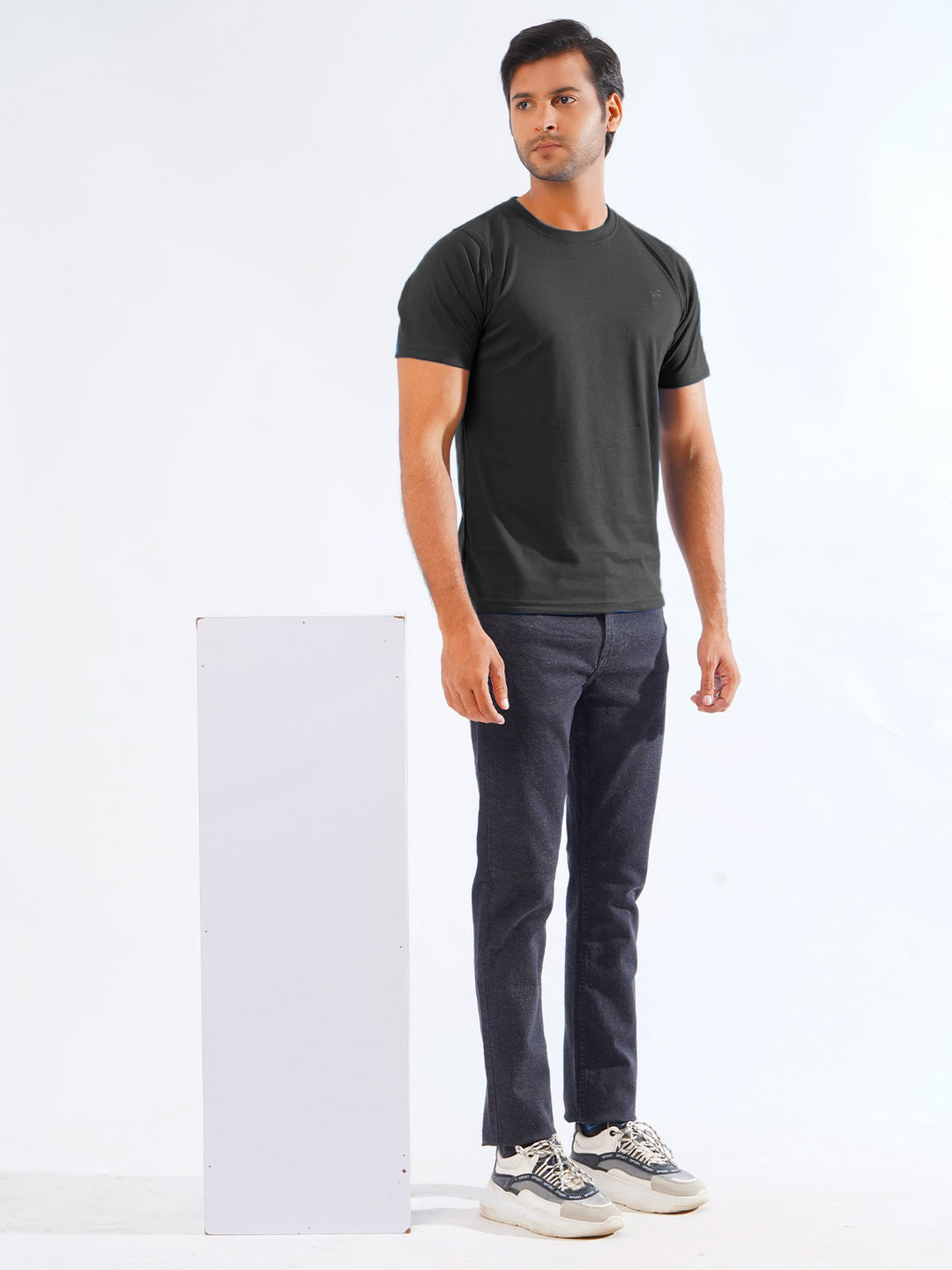 Black Half Sleeves Men’s Round Neck T-Shirt (TEE-242)