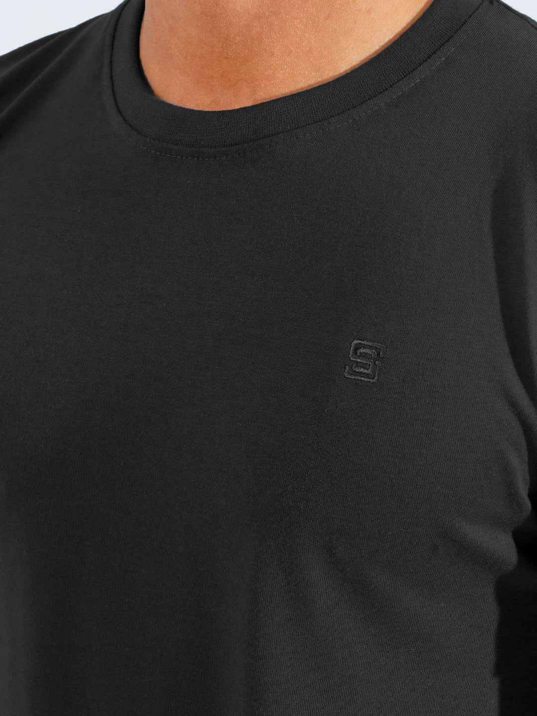 Black Half Sleeves Men’s Round Neck T-Shirt (TEE-242)