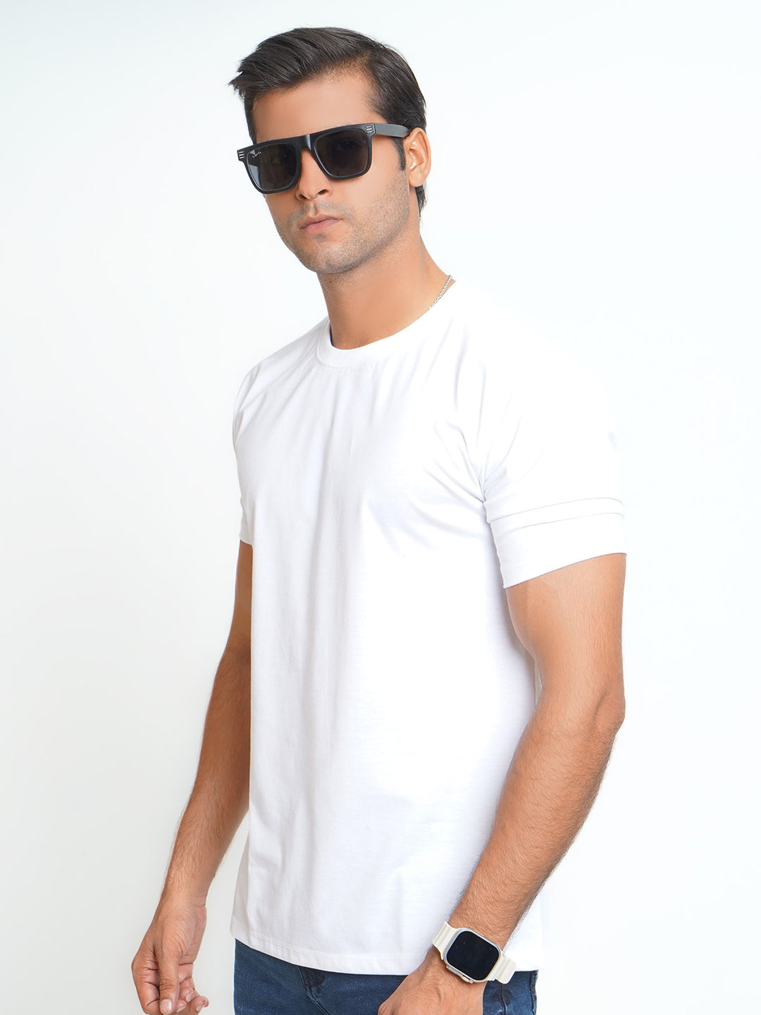 White Plain Half Sleeves Men’s Round Neck T-Shirt (TEE-189)