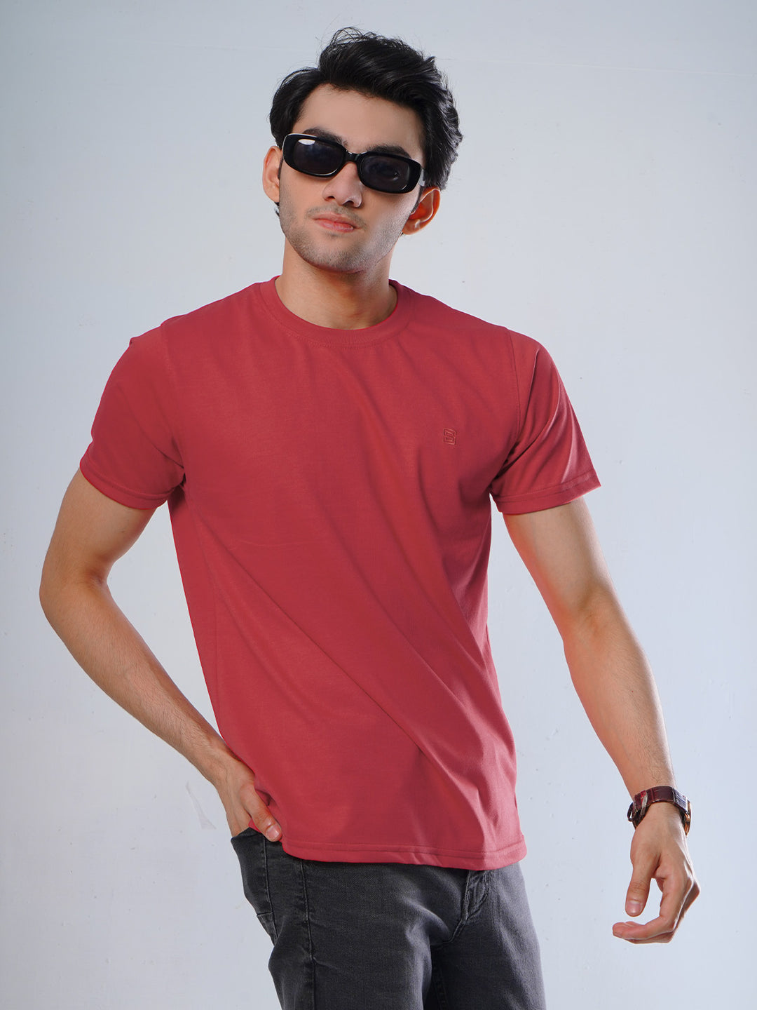 Red Plain Half Sleeves Men’s Round Neck T-Shirt (TEE-100)