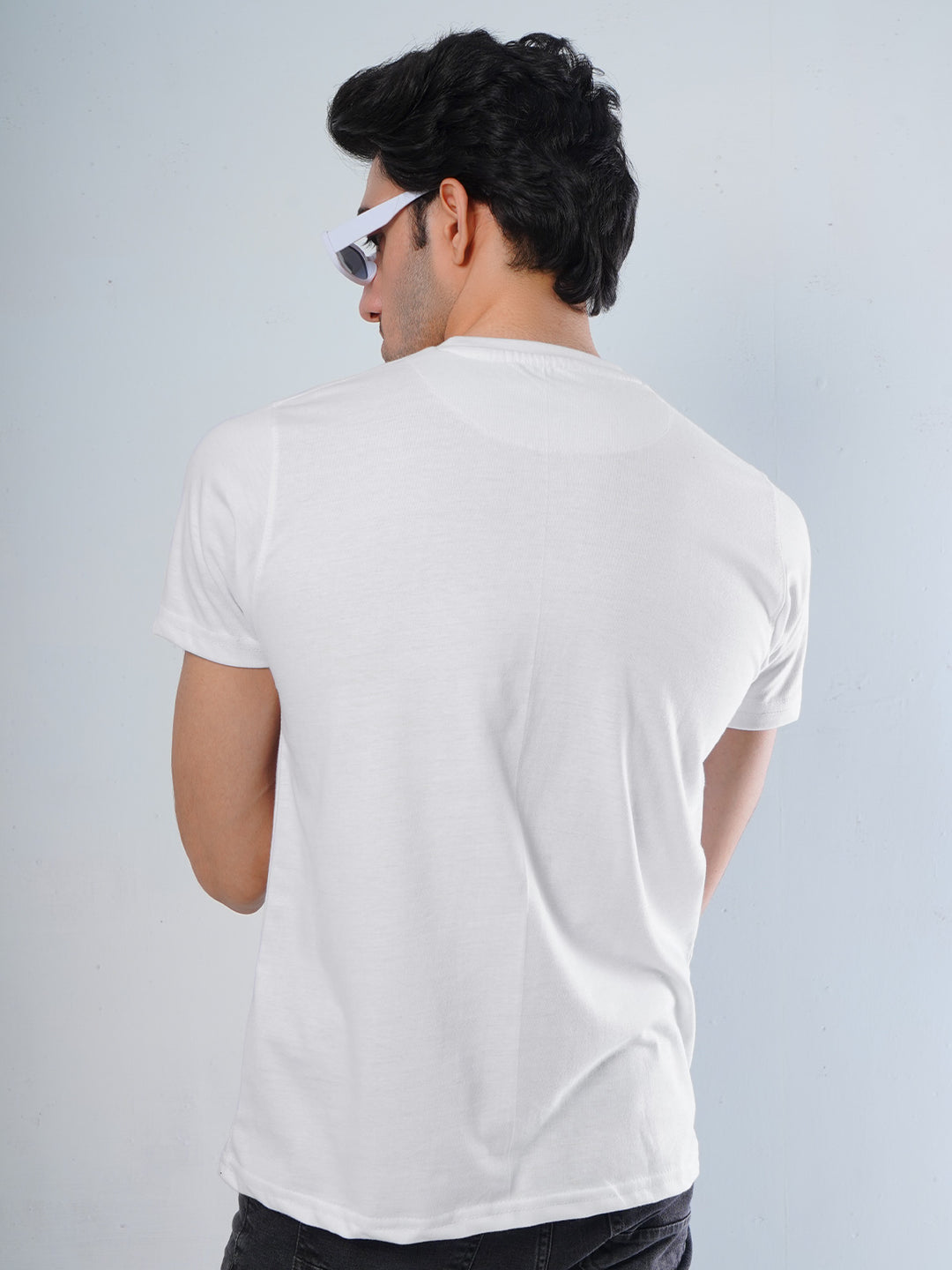 White Plain Half Sleeves Men’s Round Neck T-Shirt (TEE-107)