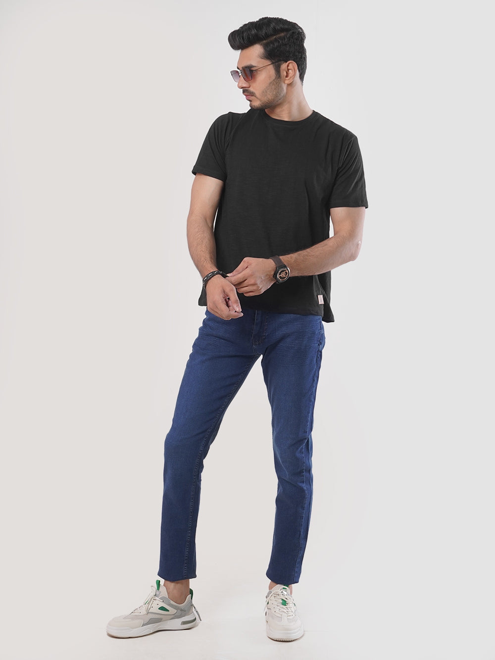 Black Plain Half Sleeves Men’s Round Neck T-Shirt (TEE-86)