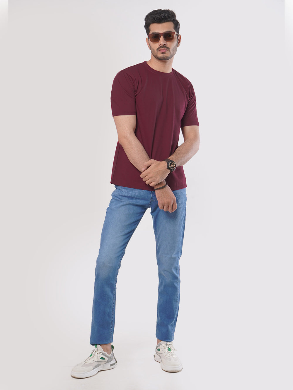 Maroon Plain Half Sleeves Men’s Round Neck T-Shirt (TEE-89)